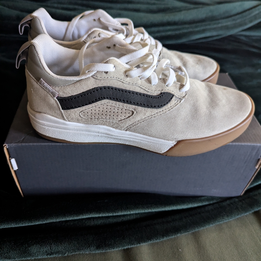 Vans Men's Beige and Black Sneakers